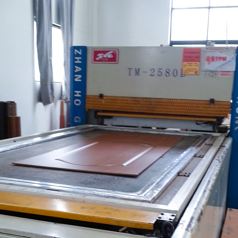 LM505A PVC FOCUUM PREAS Greamaitheach do Doirse Adhmaid